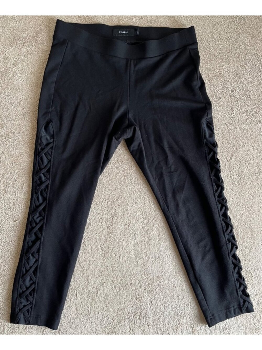 Torrid Black Lattice Leggings Size 2R Cutout Side Stretch Pull On
